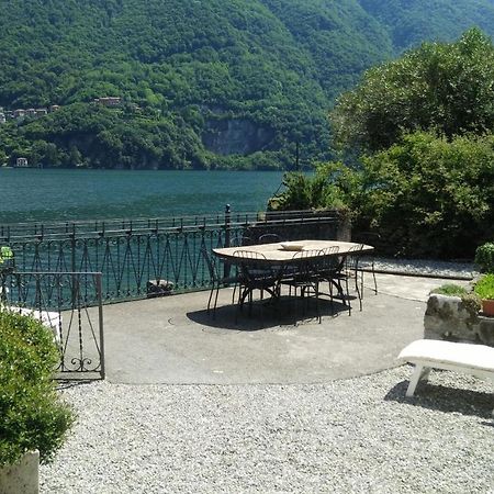 House On The Lake Shore Of ลาโญ ภายนอก รูปภาพ