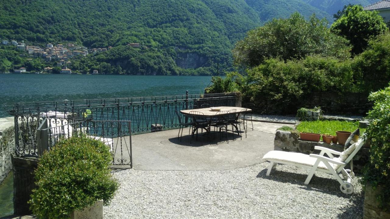 House On The Lake Shore Of ลาโญ ภายนอก รูปภาพ